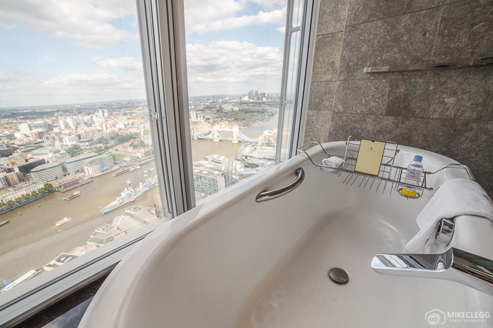 Bathtub in the Deluxe City Room, Shangri-La, Shard