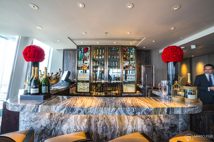 GŎNG bar at the Shangri-La