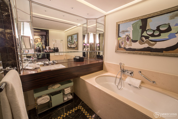 Bathroom in the Art Deco Room, Prince de Galles
