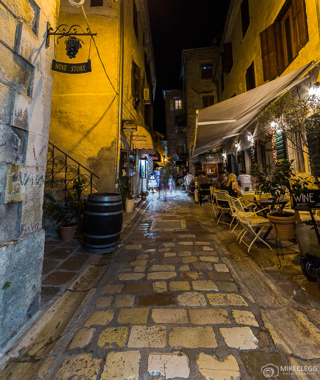 Streets and ambiance, Kotor at night
