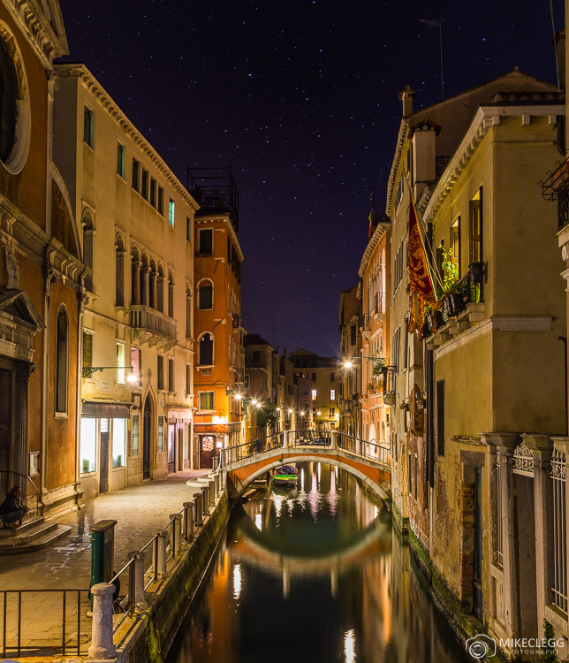 Night lights and architecture in Venice