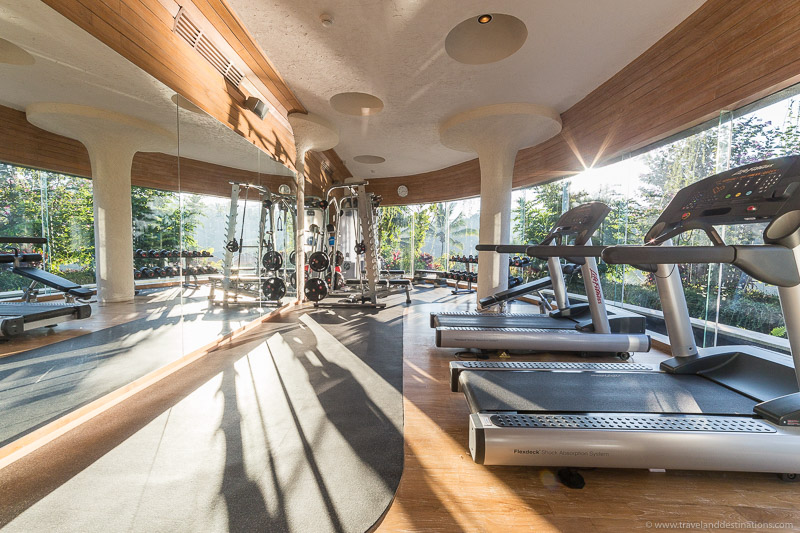Travel Tips: How to Stay Fit Whilst Travelling Gym at a hotel