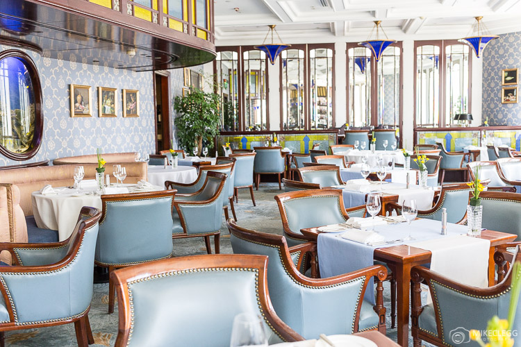 Lobster Bar and Grill at Island Shangri-La, Hong Kong