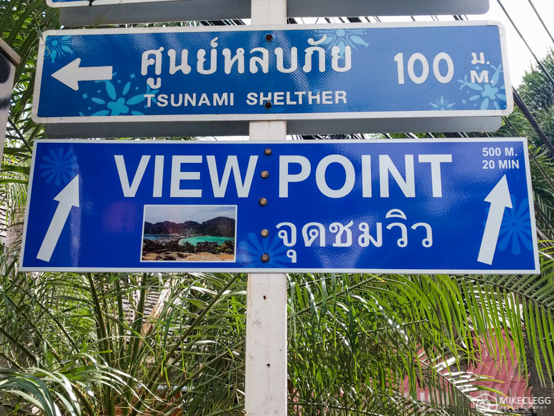 Signs pointing to the Ko Phi Phi Viewpoint