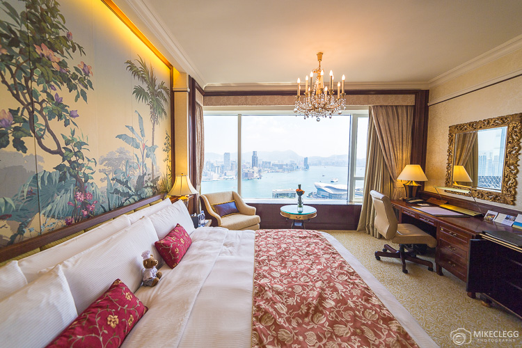 Suites at the Island Shangri-La Hong Kong