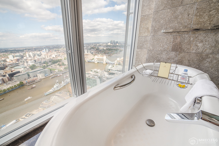 Bathtubs and views at Shangri-La at the Shard