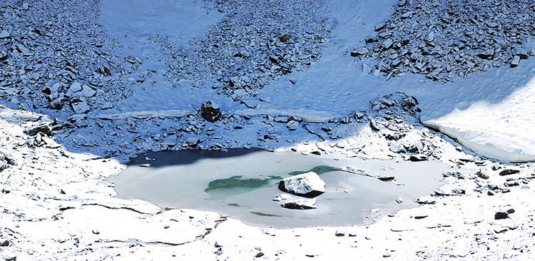 Roopkund, Chamoli, Uttarakhand by Abhijeet Rane - CC 2.0