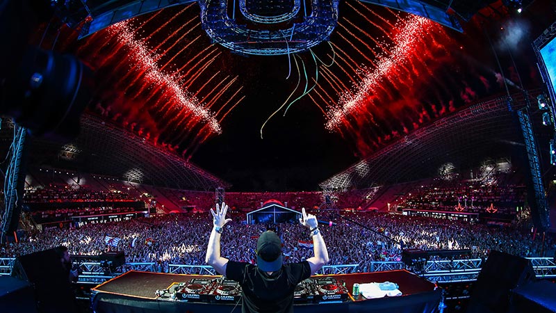 Hardwell at Ultra Europe, photo by RUDGR