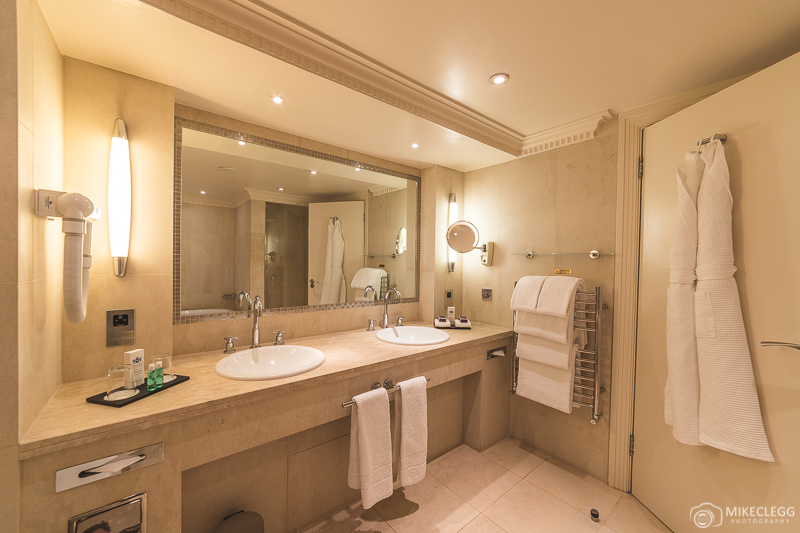 Bathroom in Luxury Suite, Westbury