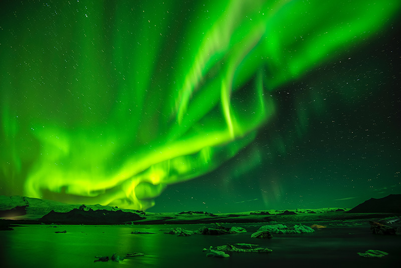 Northern Lights in Iceland - Photo by Paul Morris - CC0 (Unsplash)
