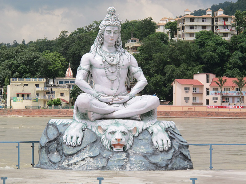 Statue of Shiva on the river Ganges in Rishikesh - CC0 (Pixabay)