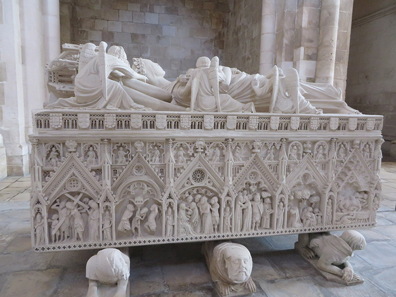 Tomb of Inês de Castro - Image by royckmeyer via Flickr - CC BY-SA 2.0