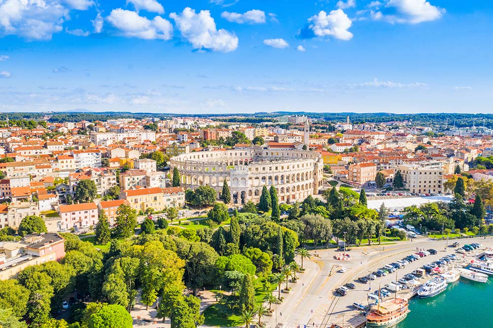 Pula skyline