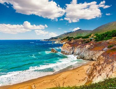 Coastline scenery on Pacific Coast Highway #1 at the US West Coast