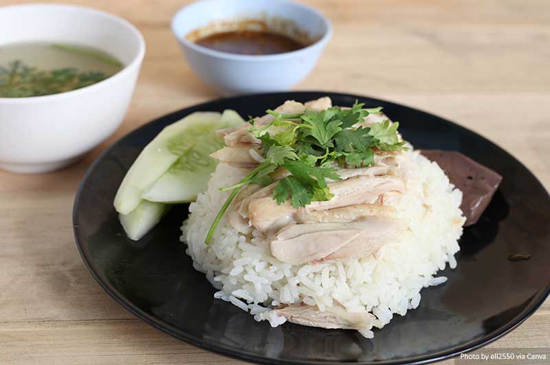 Serving of Hainanese chicken rice