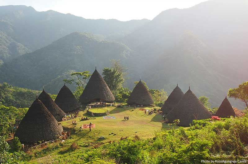 5 Incredible Places to See When Visiting Flores (Indonesia) Beautiful places in Flores - Wae Rebo Village