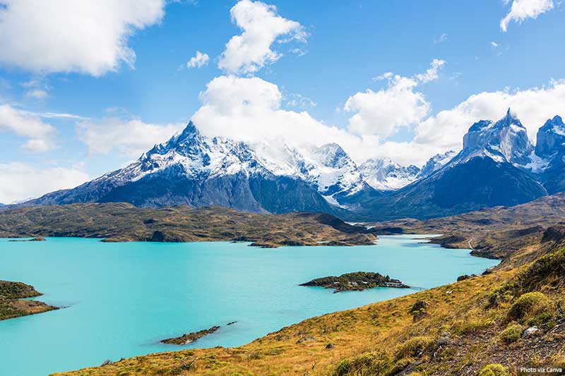 Torres Del Paine - lake and mountain views