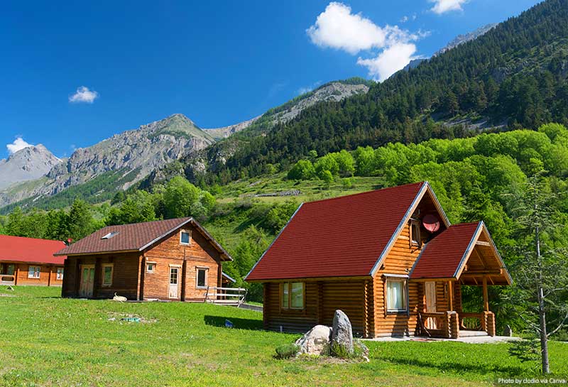 Wooden cottages in the Alps