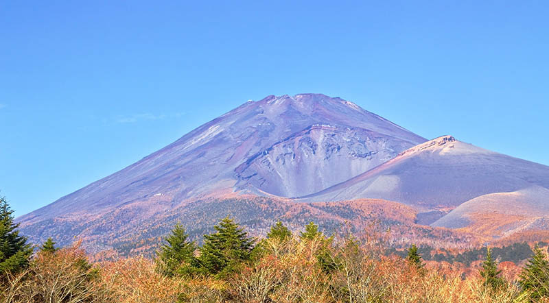 Mount Hoeizan and Mount Fuji