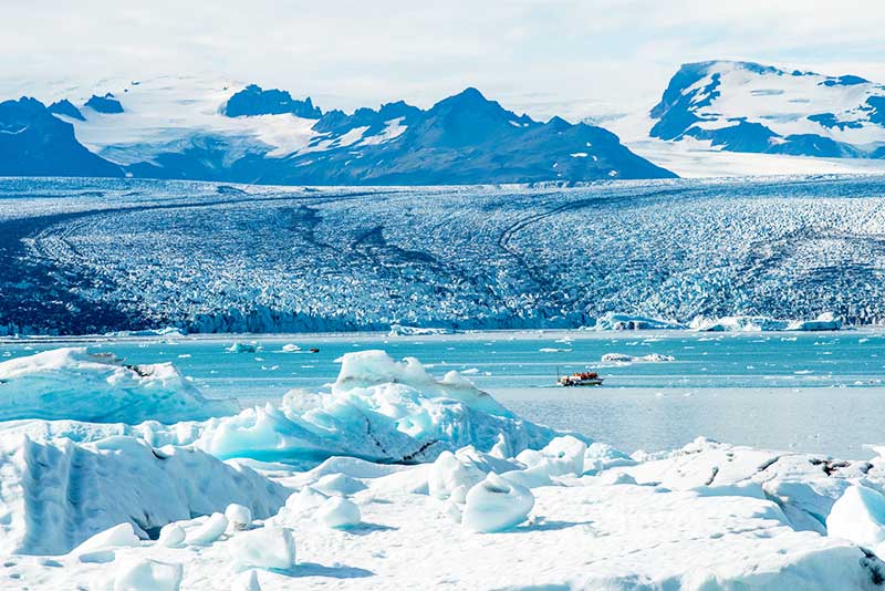 Vatnajokull glacier at Jokulsarlon