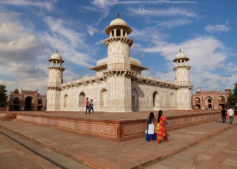 Top Things to Know When Visiting India (Helpful Tips) India and Temples