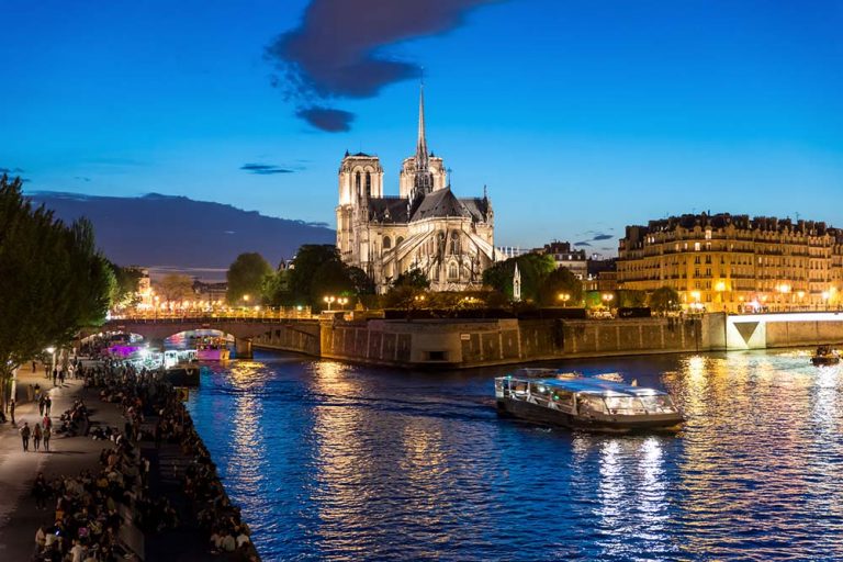 12 Amazing Things to Do in Paris at Night River cruise in Paris at night