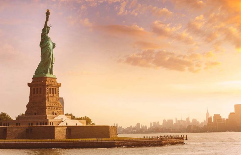 5 Things Not to Miss in New York City (If Your Trip is Short and You Don’t Have Much Time) New York City Statue of Liberty at sunset
