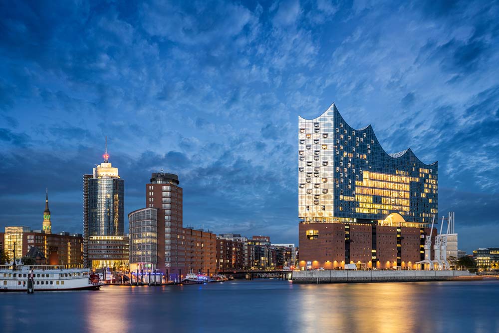 Elbphilharmonie and Hamburg skyline